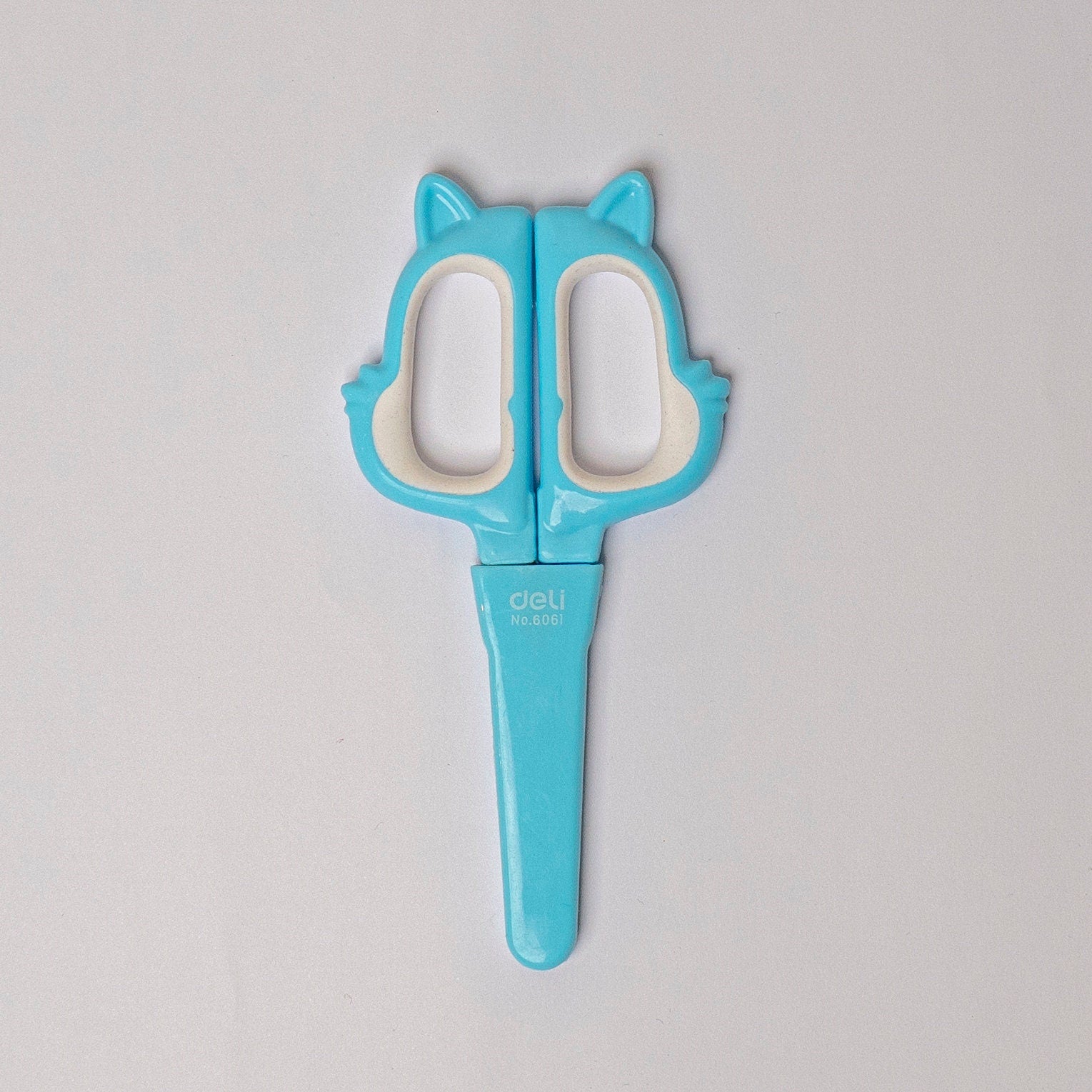 Cute Cat-Shaped Scissors – Foldable Design with Safety Cover