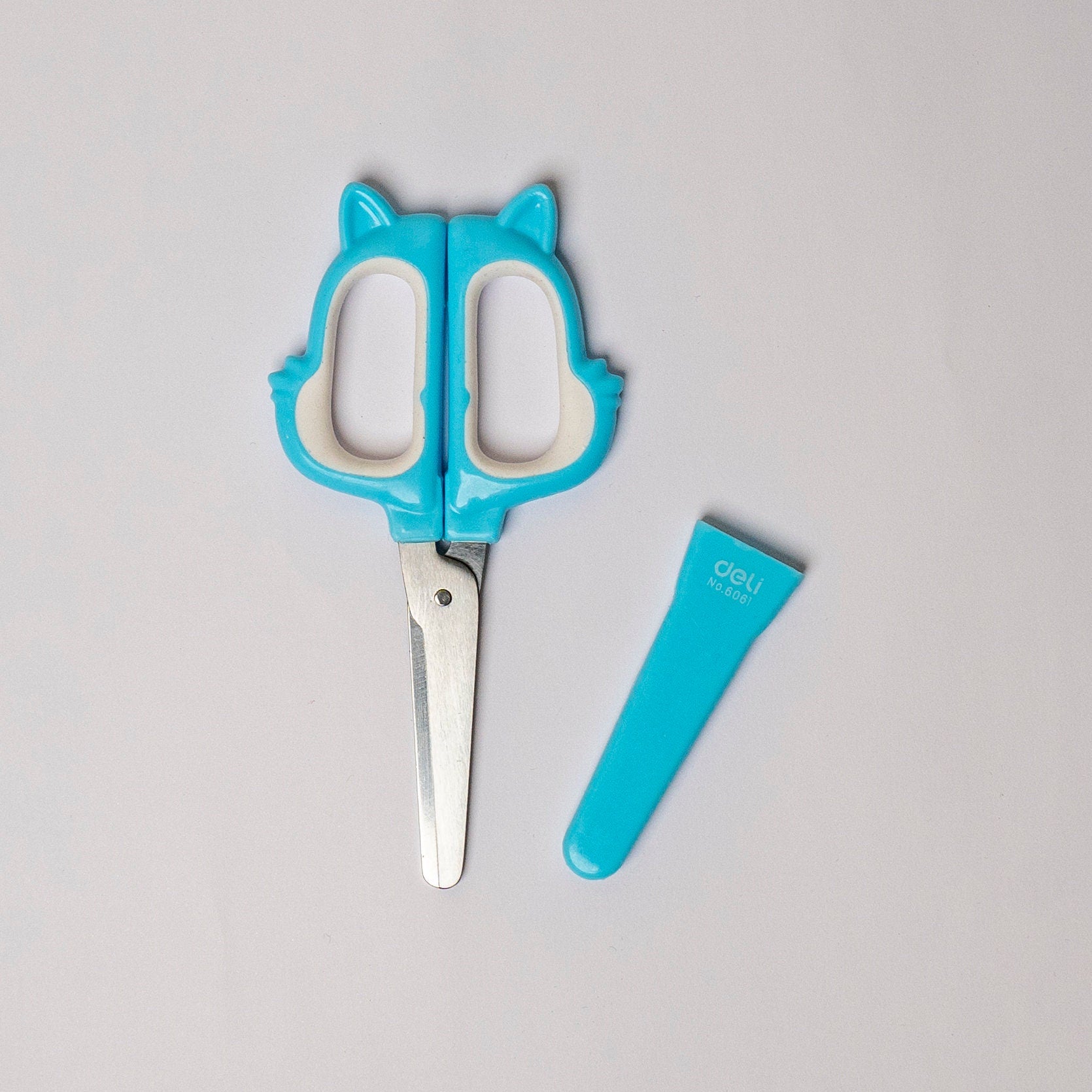 Cute Cat-Shaped Scissors – Foldable Design with Safety Cover